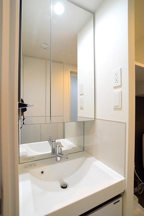 ステージグランデ新中野アジールコート3階 ※カラータイプは白です