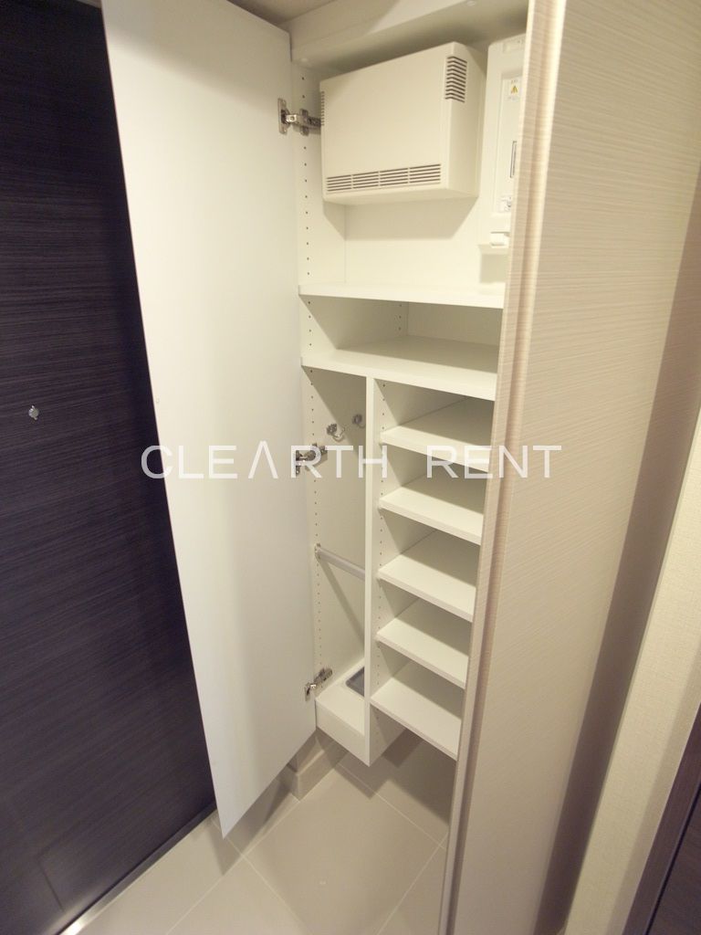 コンシェリア目白 ＴＨＥ ＧＲＡＮＤ ＲＥＳＩＤＥＮＣＥ4階 たっぷり収納できるシューズボックス