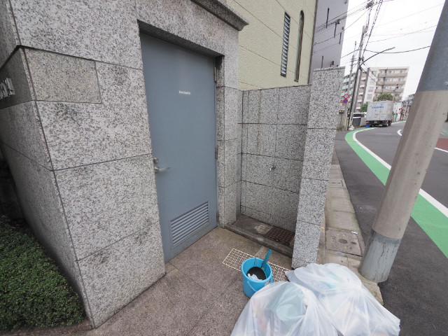 LANAI COMFORT２４4階 建物脇に敷地内ゴミストッカー完備