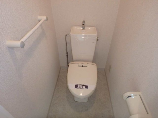 スカイコート駒場東大前4階 トイレ