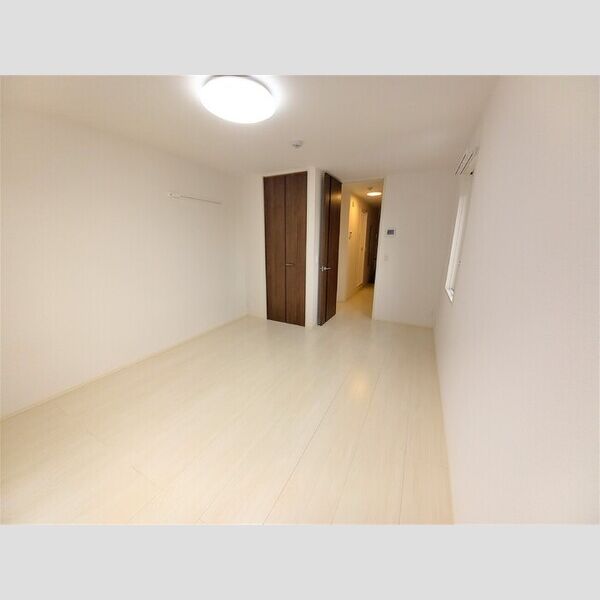 ロイヤルヒル越谷201号室 洋室