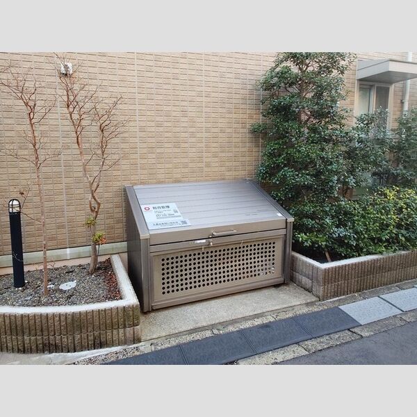 クレール市川 入居者様専用ゴミストッカー