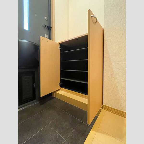 ロイヤルパレス 玄関