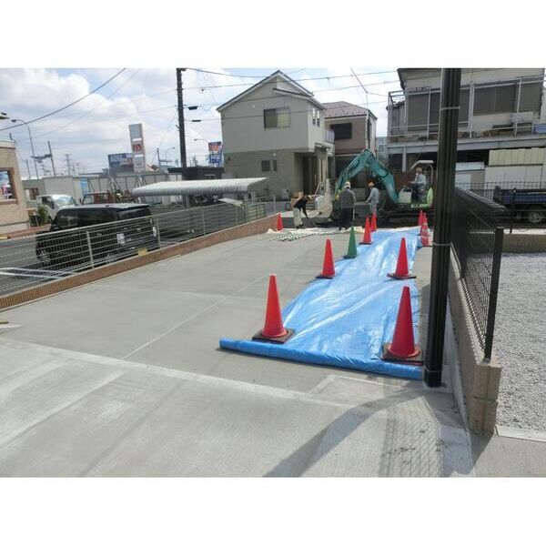 柏市十余二戸建C棟 駐車場