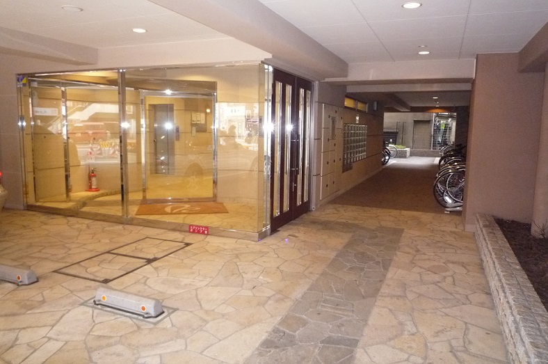 レジディア入谷9階 エントランス