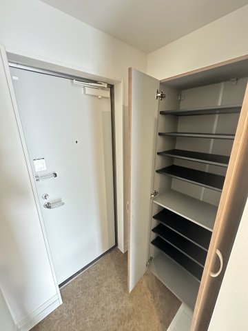 T&Fレジデンス南林間B201号室 玄関