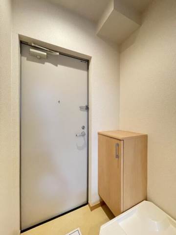 ＫＡツルミ1階 玄関