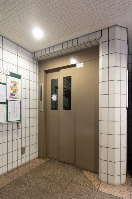 横浜南ガーデン8階 エレベーター