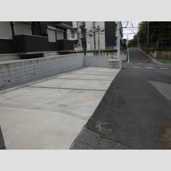 ブルーメ 駐車場