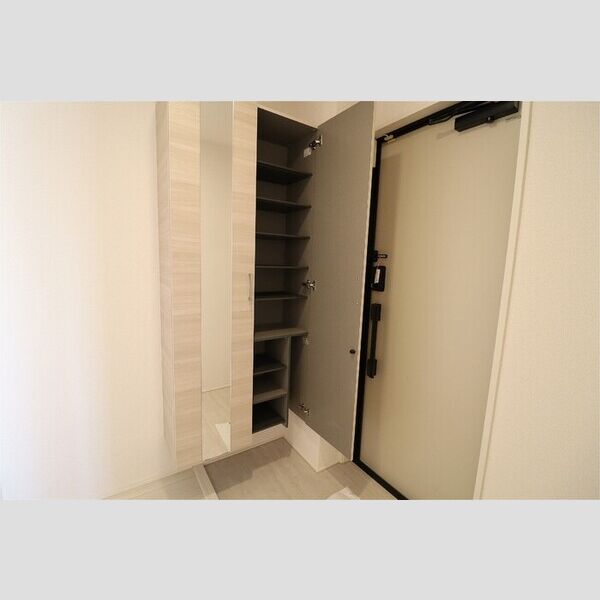 D-KISARIA　WⅠ203号室 玄関