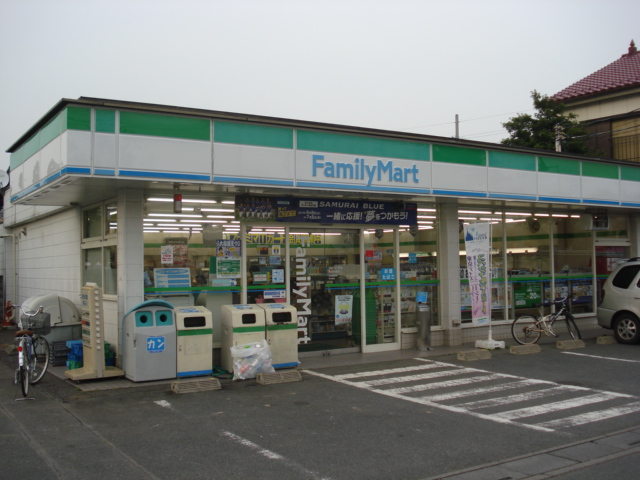 ブルーリバージュ壱番館 ファミリーマートまで250ｍ