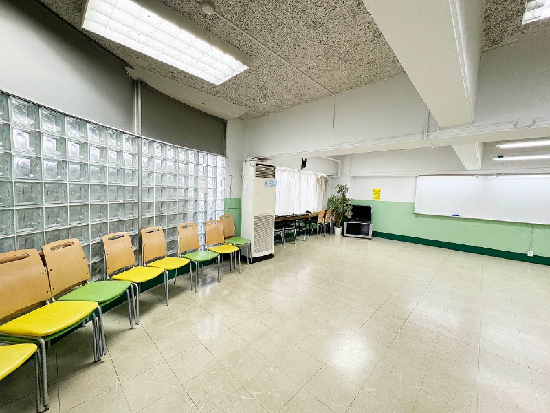 力行会館　国際館2階 談話室