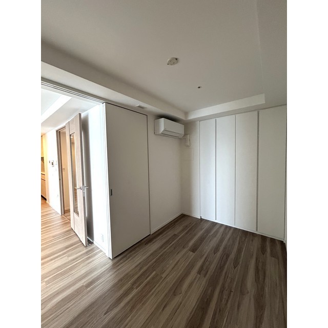 ＨＡＲＵＭＩ　ＦＬＡＧ　ＳＵＮ　ＶＩＬＬＡＧＥ　Ｔ棟4603号室 洋室5帖　2025年12月撮影