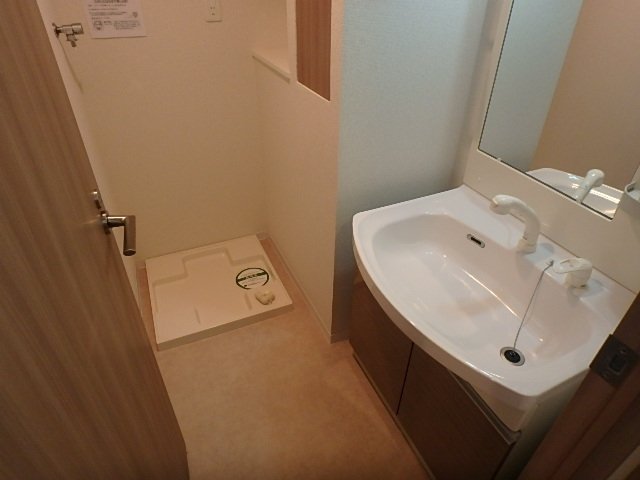 Ｒａｆｆｉｎｅ 雷門 洗面