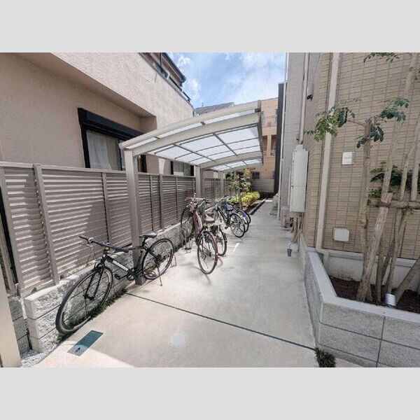 アンジュール南 駐輪場