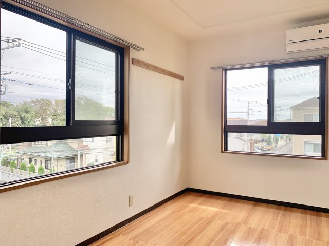 ソシア城山小路　伍番館0302号室 リビング