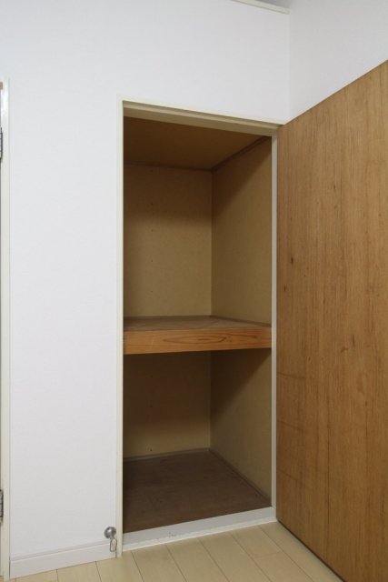 プラザ常盤台1階 収納