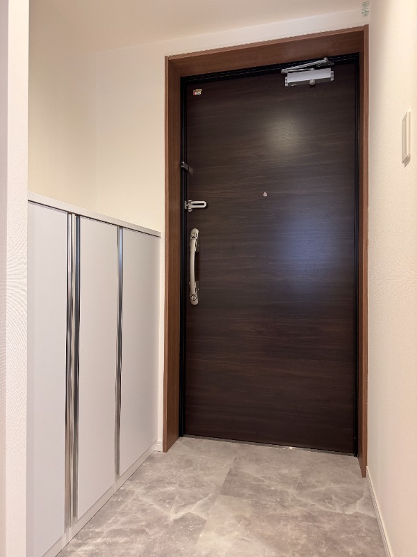 THE PALMS MUSE 新江古田2階 玄関