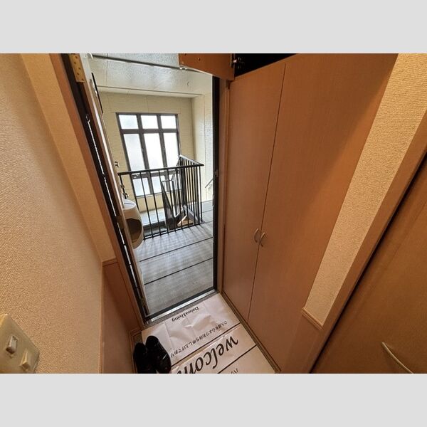 ハピネス西山 玄関