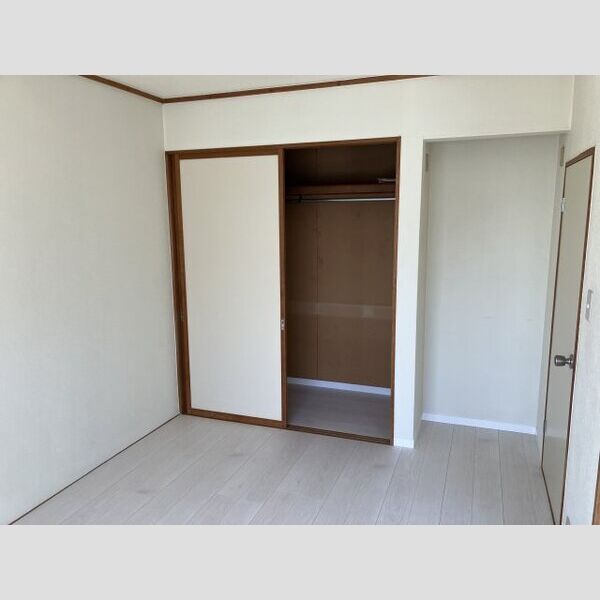 エステートピア201号室 退去前につき、前回募集時のお写真です。