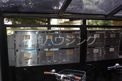 ストロベリーフィールド エントランス