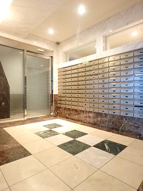 グランド・ガーラ渋谷9階 落ち着いたロビーです