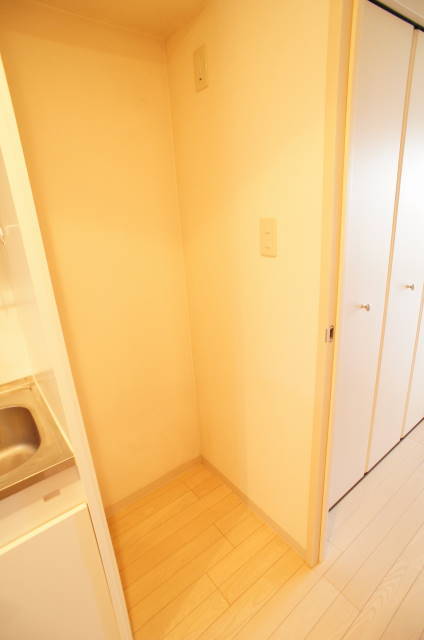 芝コーポ５号館0601号室 冷蔵庫置場です