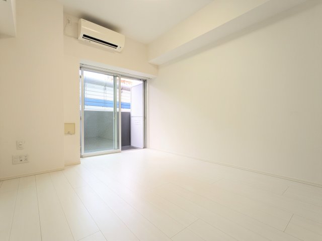 レスティア三軒茶屋601号室 リビング