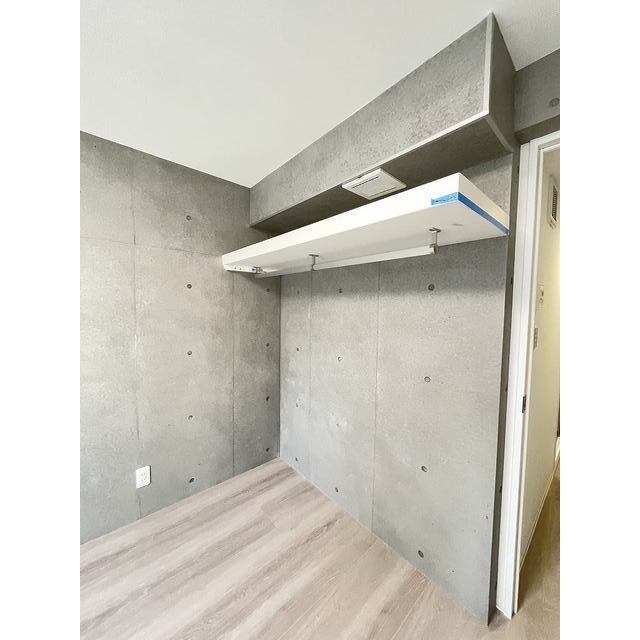 ソルフィー金町102号室 ハンガーラックが付いています