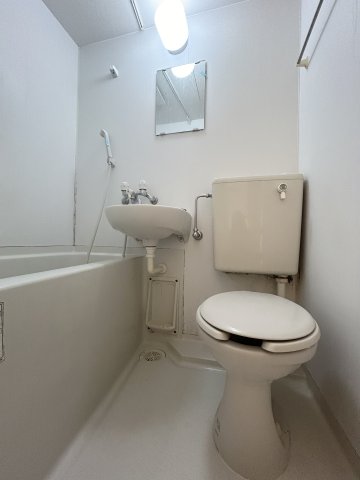 ウインベルソロ朝霞ナンバーワン311号室 トイレ