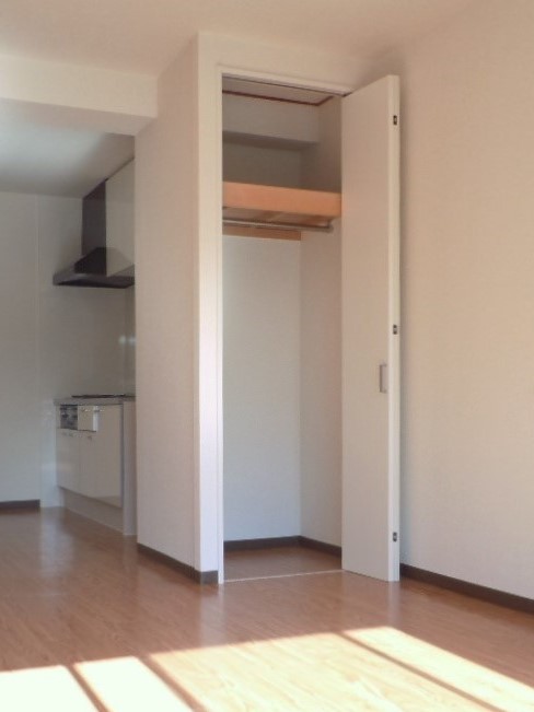 グリーンアベニュー0104号室 ＬＤＫ　収納　※別号室の参考写真です(現況優先・仕様違いの場合あり)