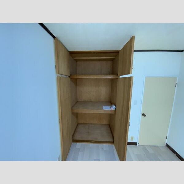 ハイツ神大寺205号室 収納