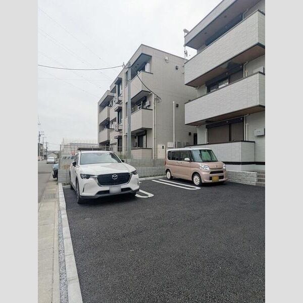 カーサ アルマ303号室 駐車場