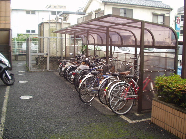 ヴェリテ三園2階 共用設備