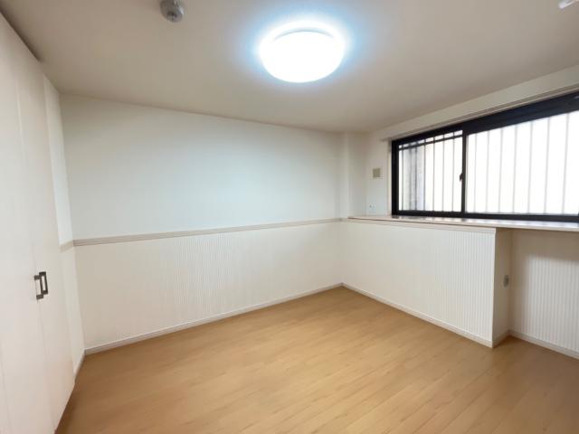 クレアトゥール　エスト　(Ｃｒｅａｔｅｕｒ　ｅｓｔ)205号室 洋室