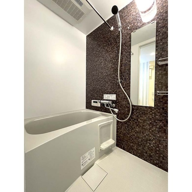 ピークヴィレ東向島201号室 浴室乾燥機・追い焚き機能付き