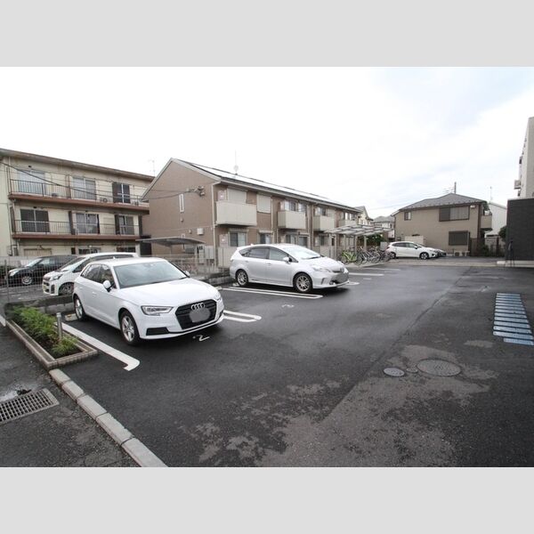 ティルタ　アユ 駐車場