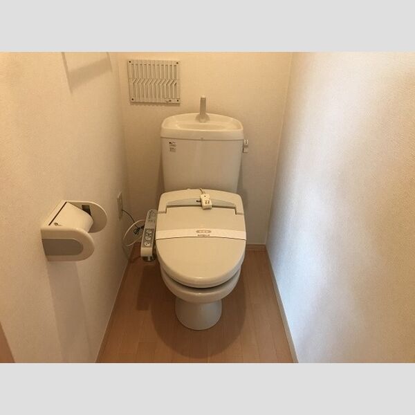 リビングタウンみのり台　B202号室 トイレ　温水洗浄暖房便座