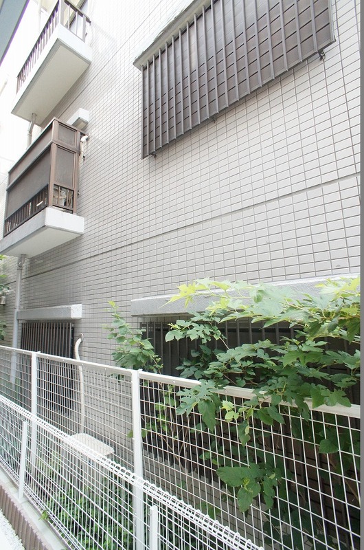 リブリ・Sana Isogo2階 バルコニー