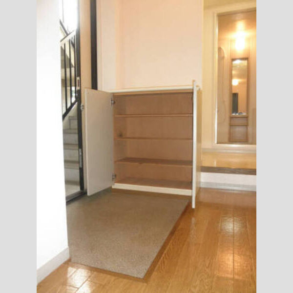 グランドールなか井 玄関ホール