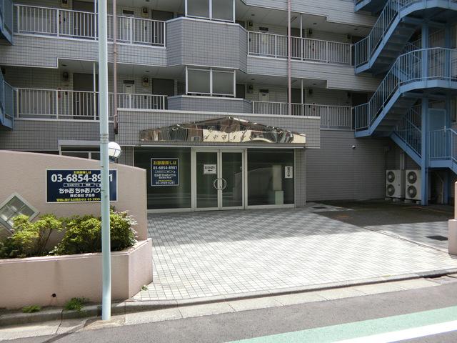 イーストアベニュー エントランス