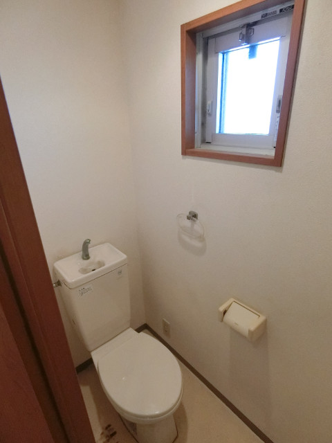 メゾンドムートン3階 （同建物3Ｆ角部屋の写真です）