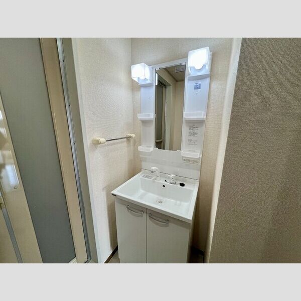 ロイヤルコート203号室 同建物別部屋の参考画像