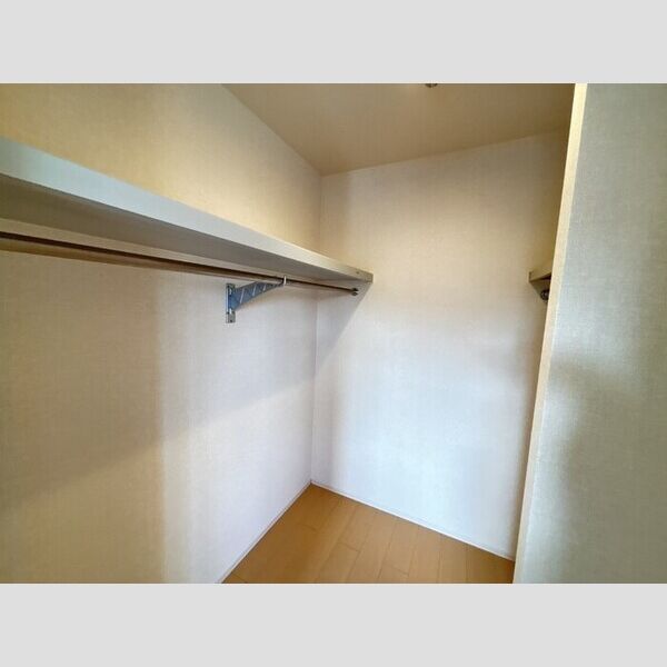 コート権太坂202号室 ウォークインクローゼット