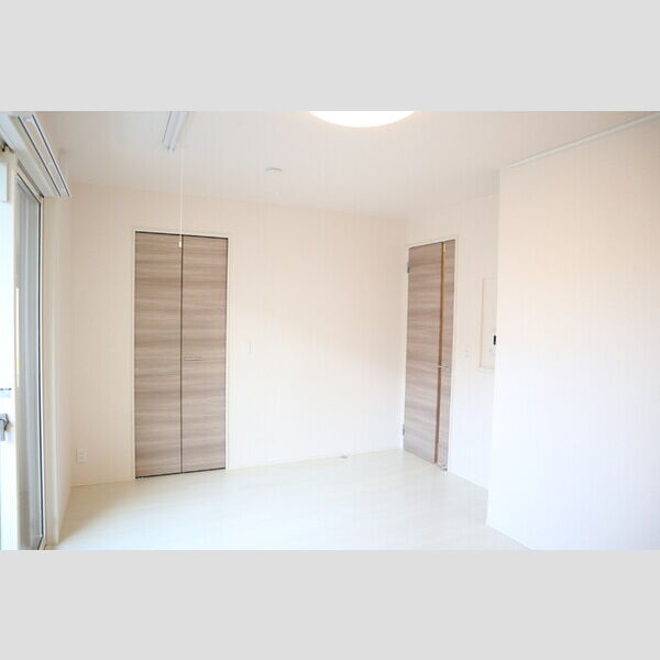 エルヴィータ101号室 洋室