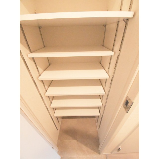 コスモグラシア池田山 内観