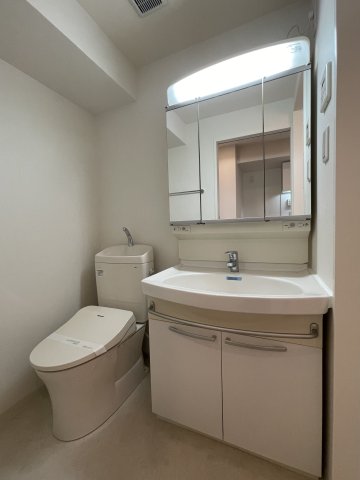 ガーデン板橋氷川町1218号室 トイレ