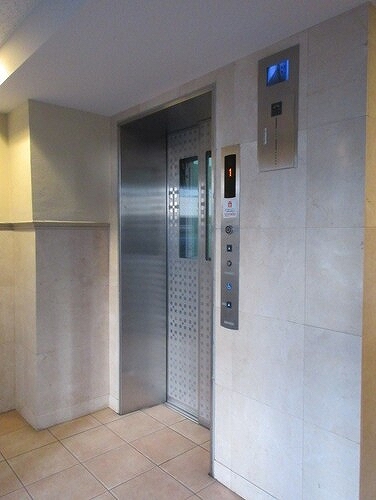 ライオンズプラザ西台駅前4階 エレベーター　※前回募集時2023年11月撮影の写真