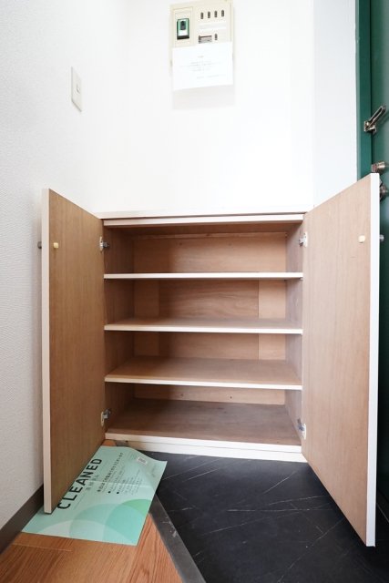 ファサード田園調布4階 靴入