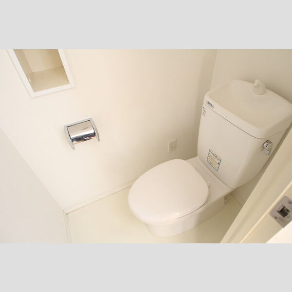 SPITZE トイレには温水洗浄便座を新設予定(反転タイプ)